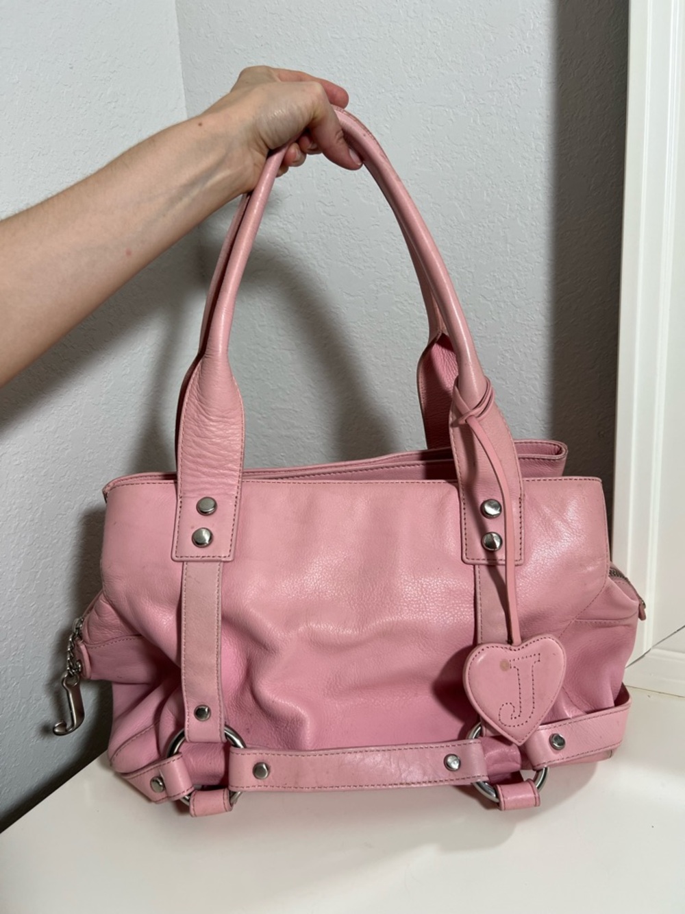 Y2K Vintage Juicy Couture Pink
Leather Satchel Bag 🎀